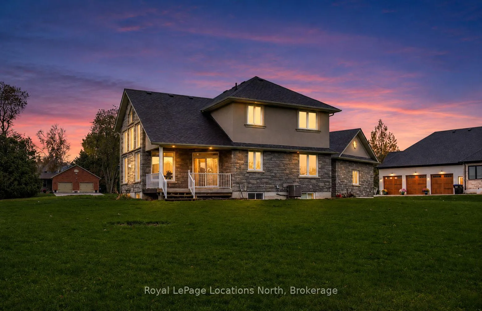 Photo 2 of 6 Butternut Crescent, Wasaga Beach — HOMEH
