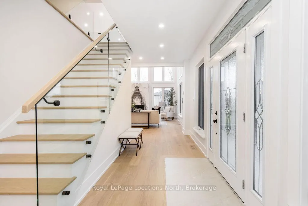 Photo 4 of 6 Butternut Crescent, Wasaga Beach — HOMEH