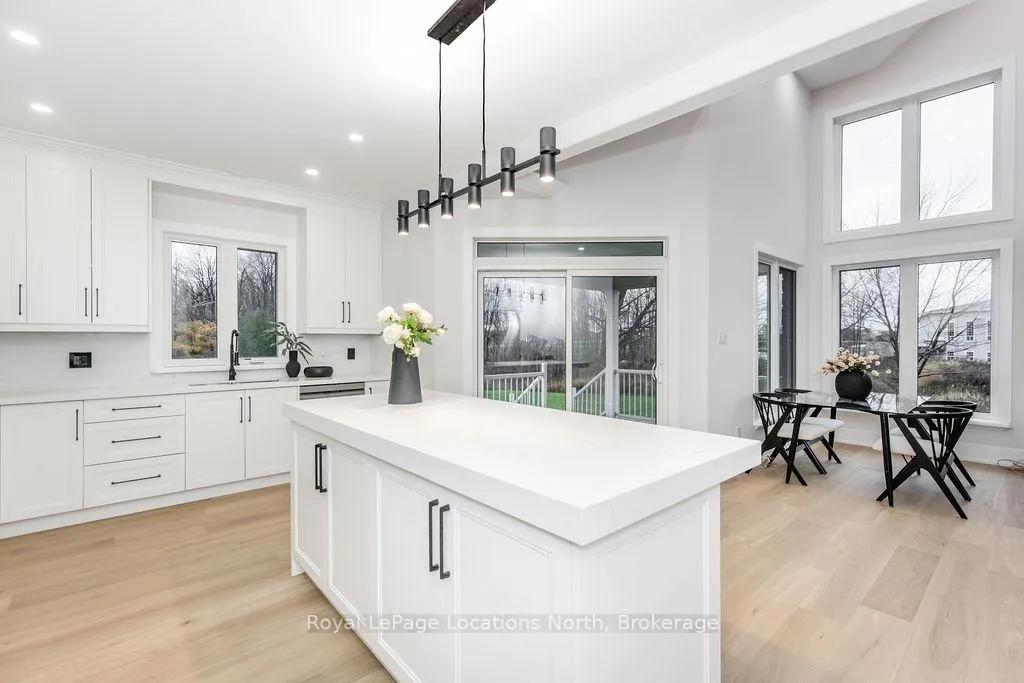 Photo 15 of 6 Butternut Crescent, Wasaga Beach — HOMEH