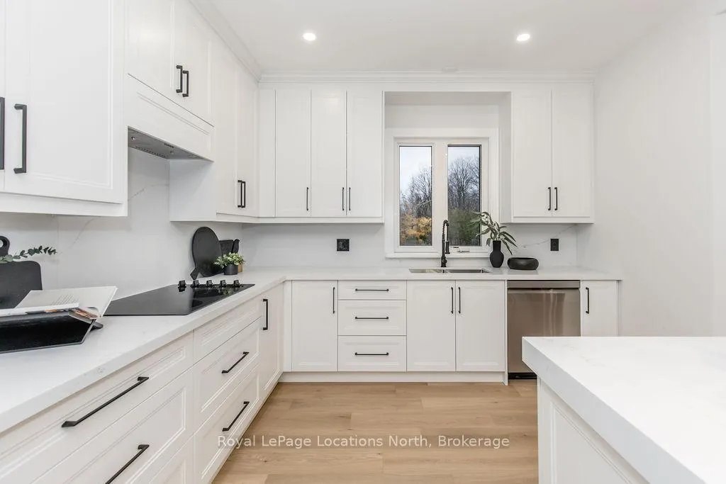 Photo 16 of 6 Butternut Crescent, Wasaga Beach — HOMEH