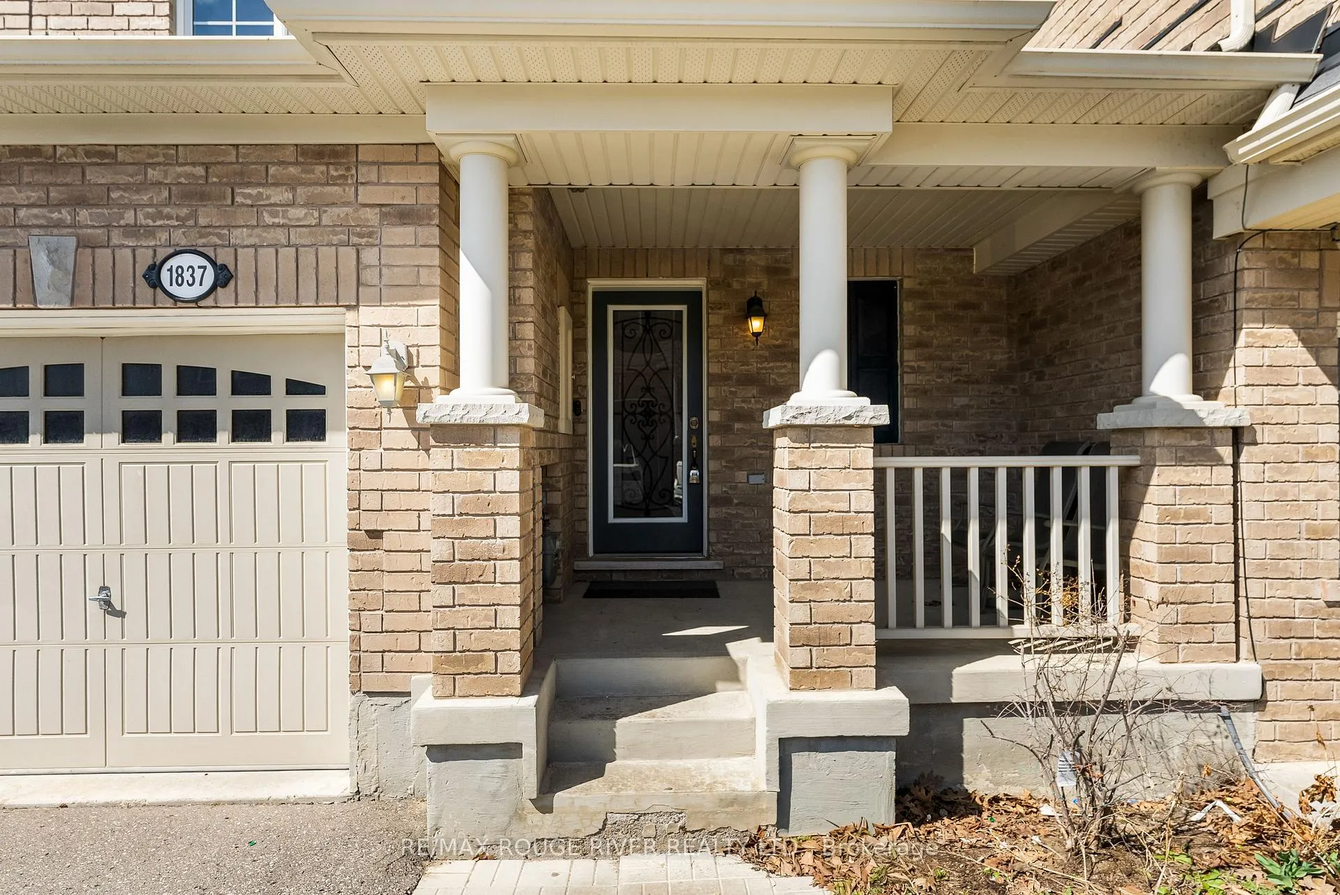 Photo 2 of 1837 Liatris Drive, Pickering, Duffin Heights — HOMEH