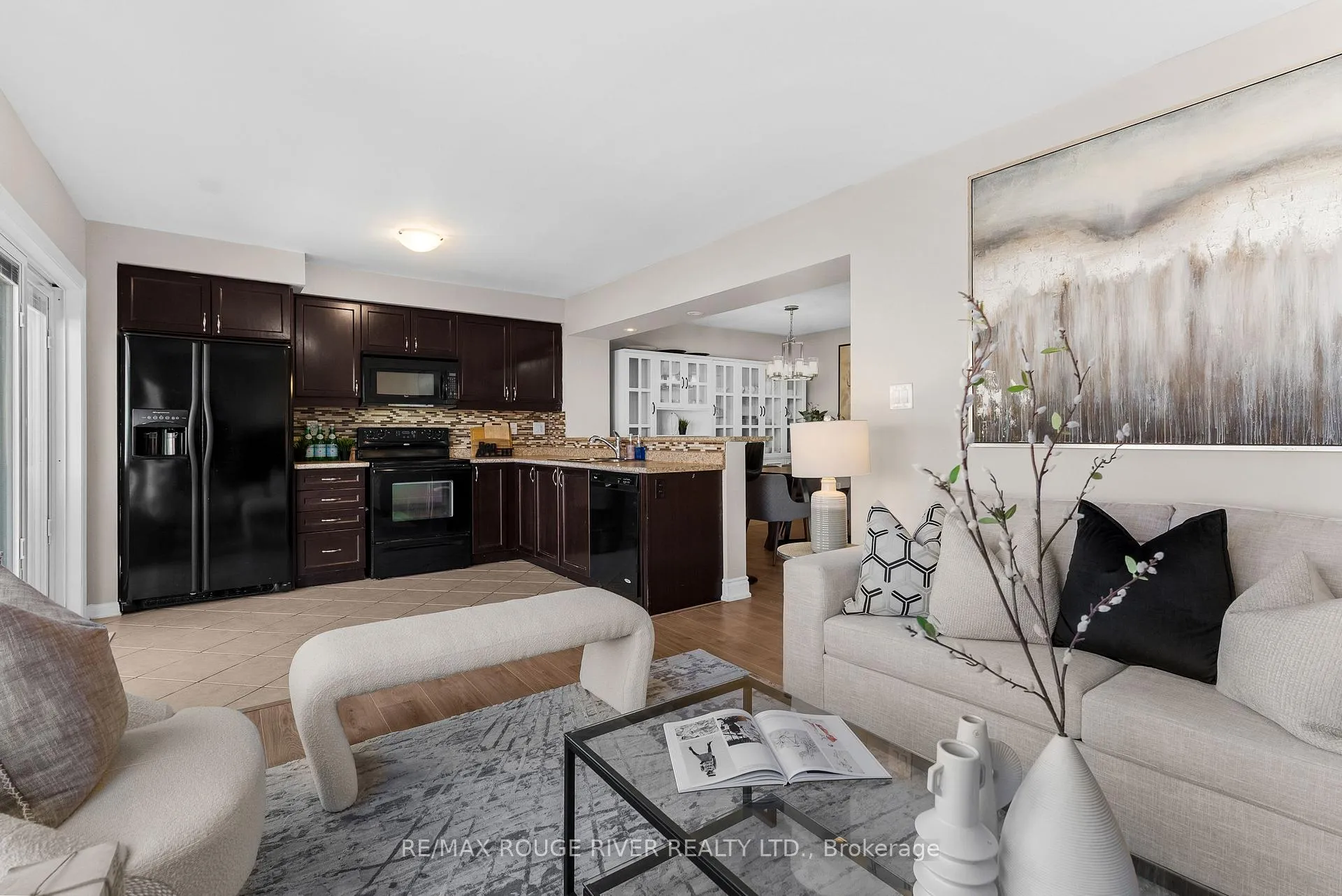 Photo 4 of 1837 Liatris Drive, Pickering, Duffin Heights — HOMEH