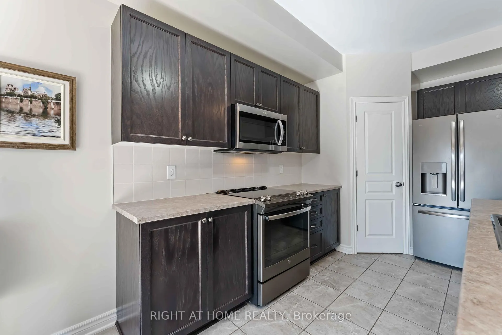 Photo 9 of 658 Parade Drive, Ottawa, Stittsville (South) — HOMEH