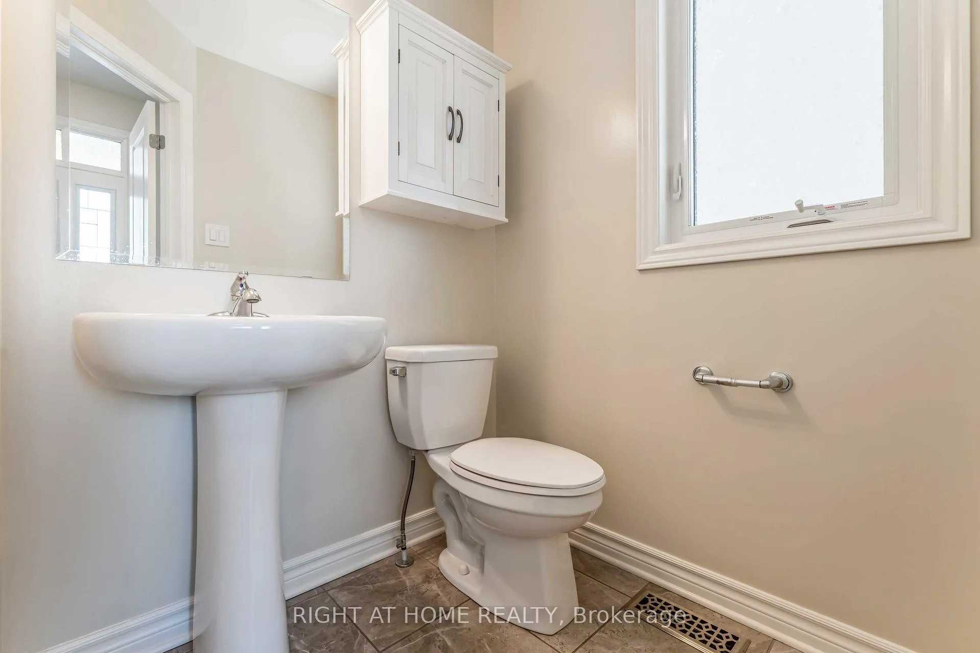 Photo 10 of 658 Parade Drive, Ottawa, Stittsville (South) — HOMEH