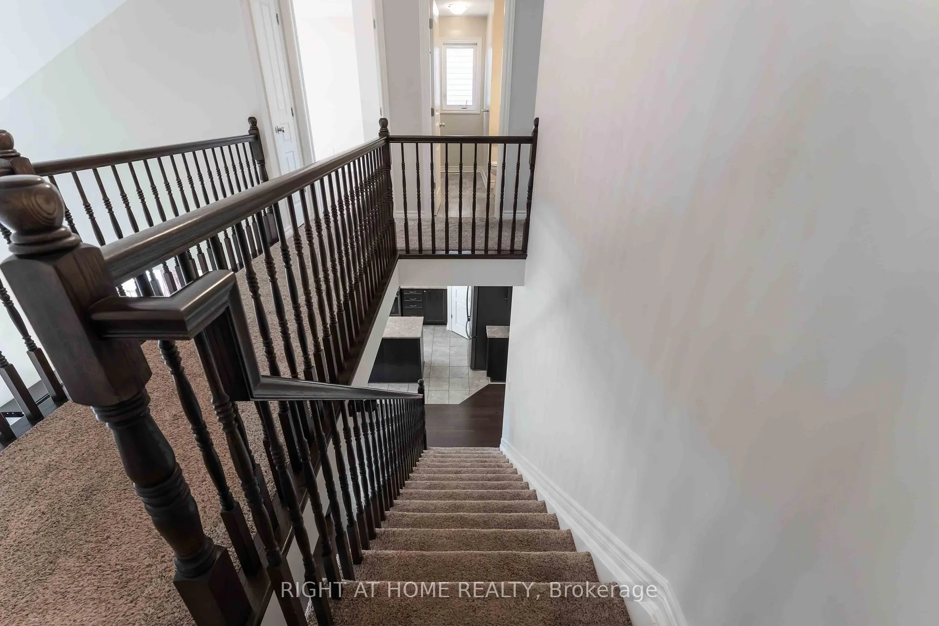 Photo 11 of 658 Parade Drive, Ottawa, Stittsville (South) — HOMEH