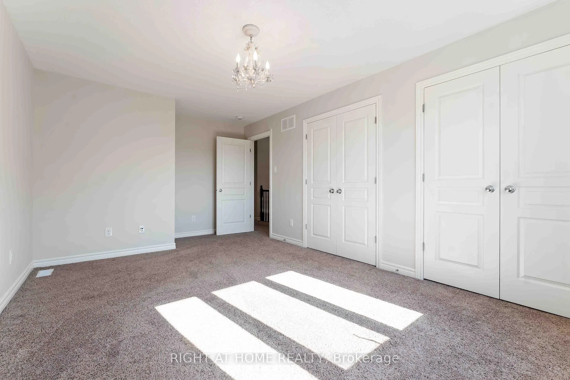 Photo 19 of 658 Parade Drive, Ottawa, Stittsville (South) — HOMEH