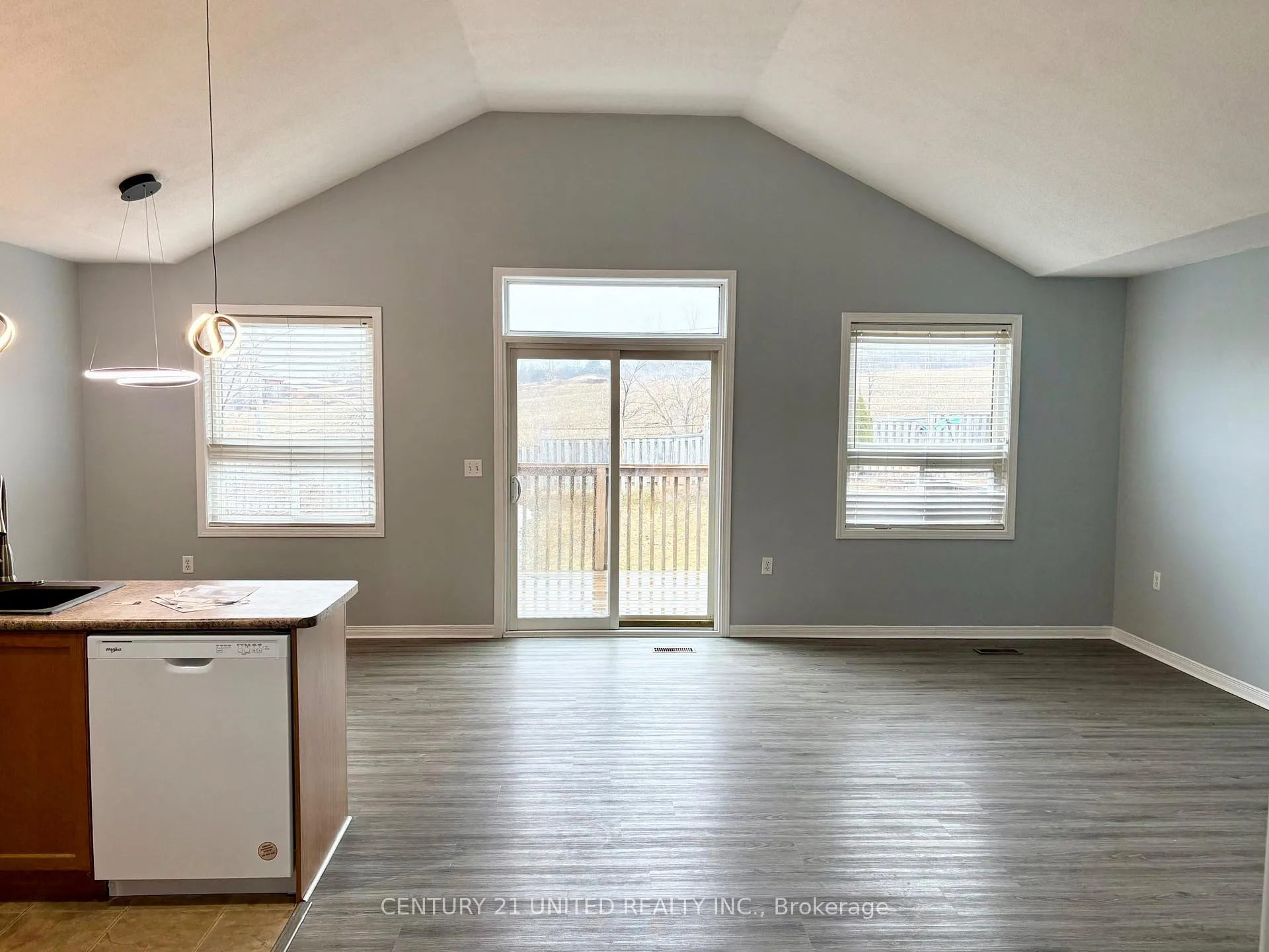 Photo 3 of 608 Clancy Crescent, Peterborough, Otonabee Ward 1 — HOMEH