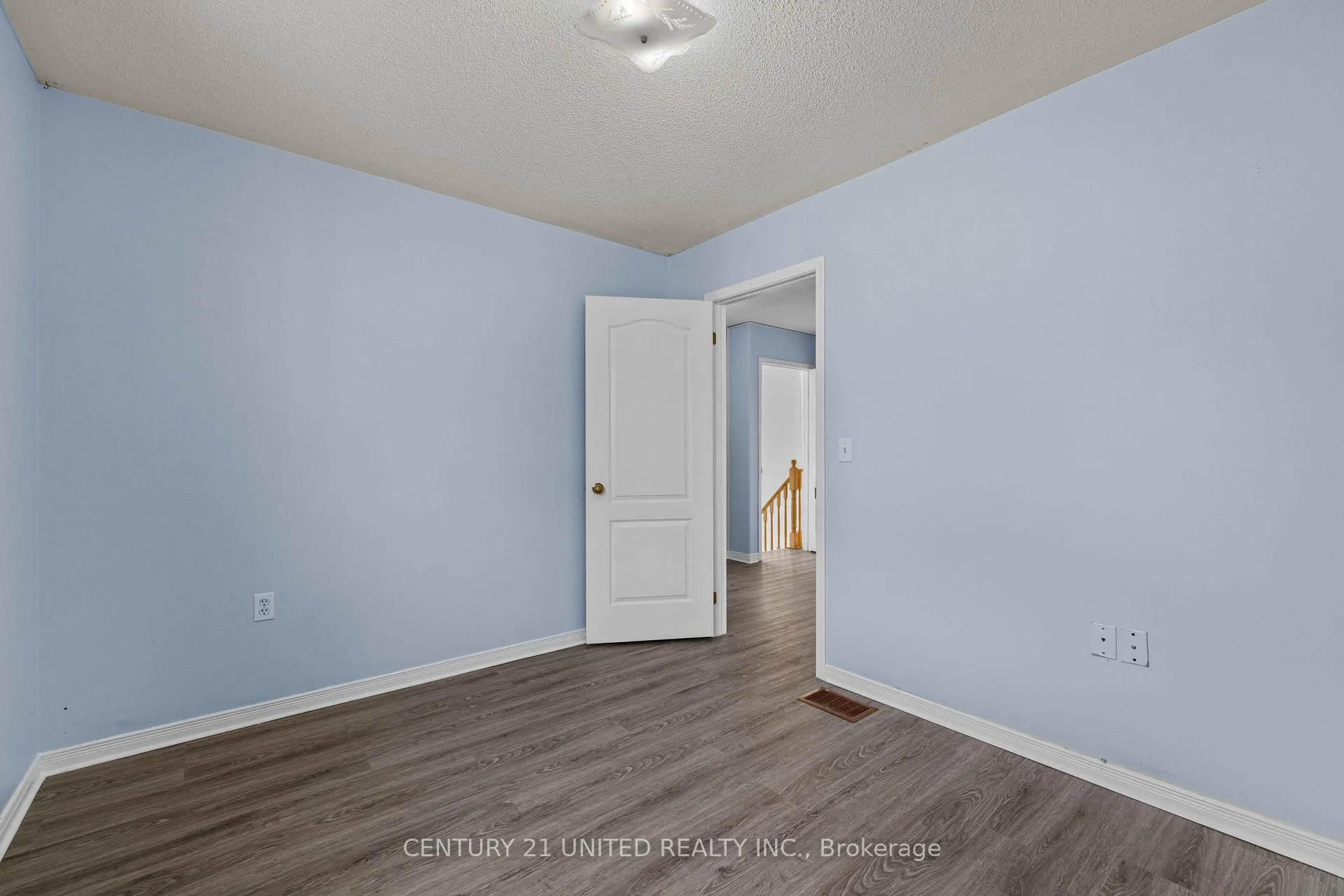 Photo 16 of 608 Clancy Crescent, Peterborough, Otonabee Ward 1 — HOMEH