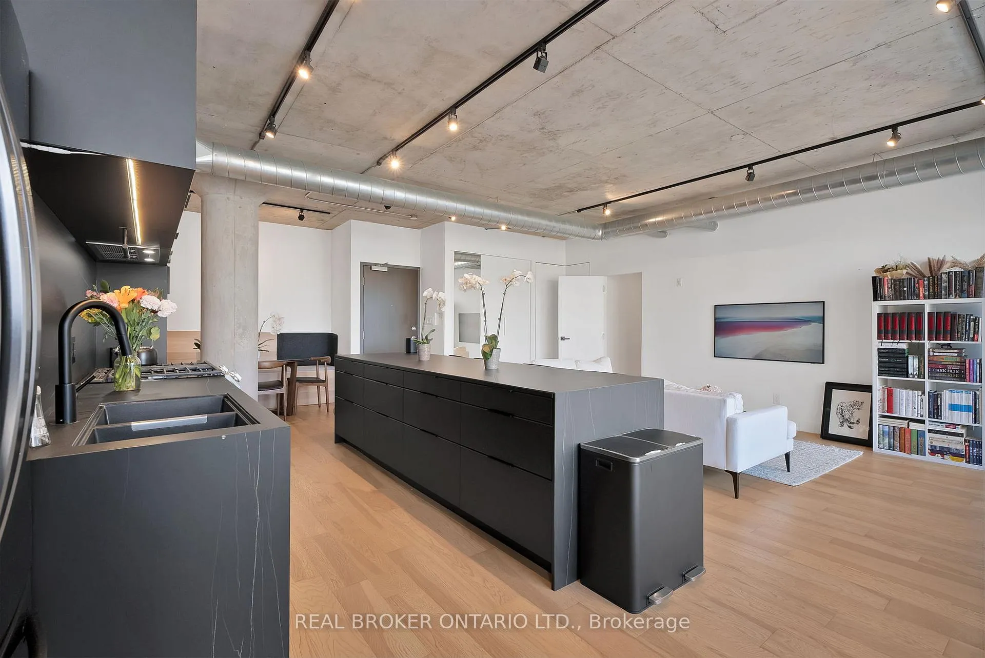 Photo 3 of Unit 603, 42 Camden Street, Toronto, Waterfront Communities — HOMEH