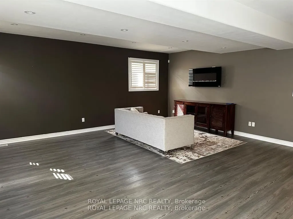 Photo 9 of 9228 Hendershot Boulevard, Niagara Falls, Forestview — HOMEH