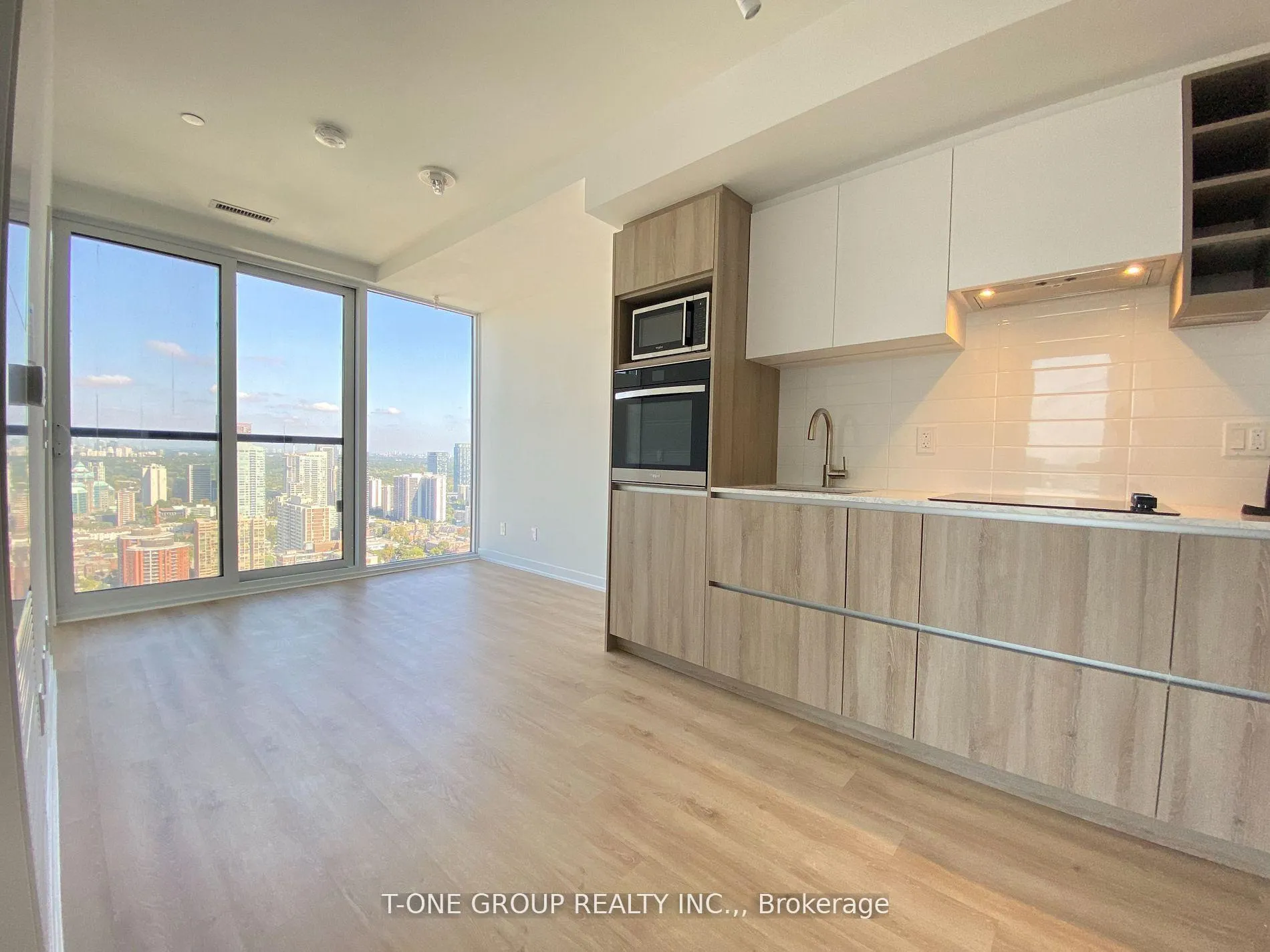 Photo 2 of Unit LPH06, 319 Jarvis Street, Toronto, Church-Yonge Corridor — HOMEH