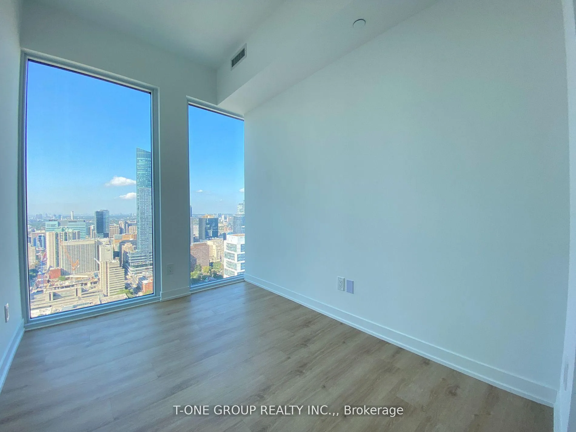 Photo 4 of Unit LPH06, 319 Jarvis Street, Toronto, Church-Yonge Corridor — HOMEH