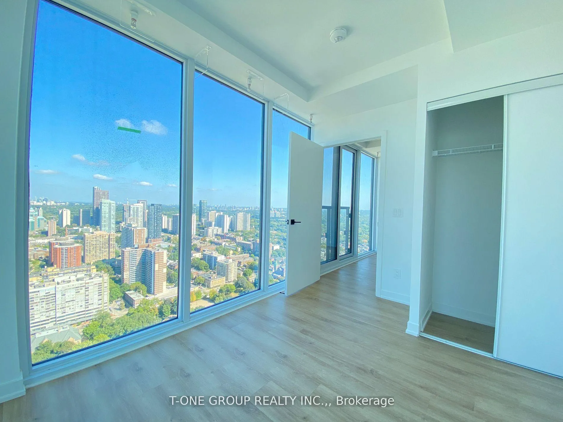 Photo 7 of Unit LPH06, 319 Jarvis Street, Toronto, Church-Yonge Corridor — HOMEH