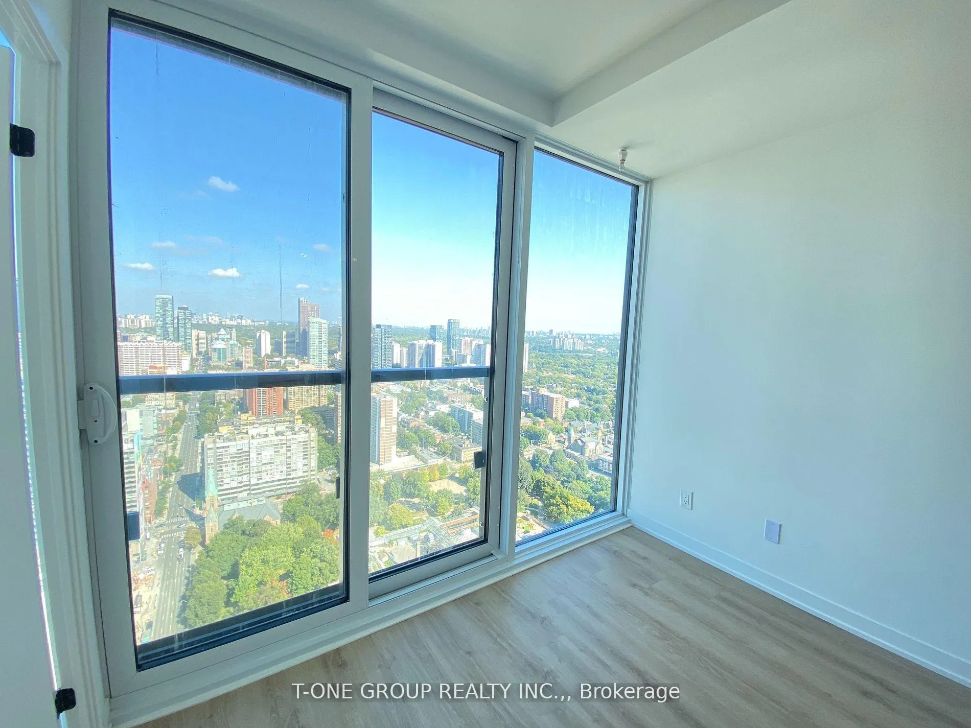 Photo 8 of Unit LPH06, 319 Jarvis Street, Toronto, Church-Yonge Corridor — HOMEH