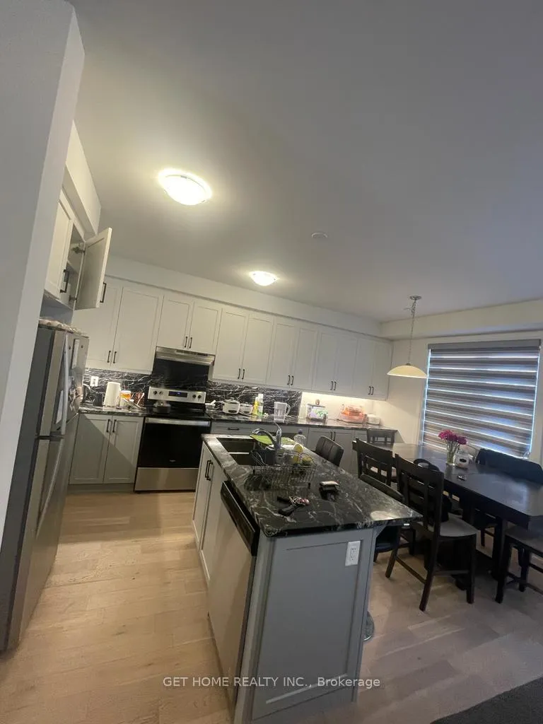 Photo 12 of 76 Keppel Circle, Brampton, Northwest Brampton — HOMEH