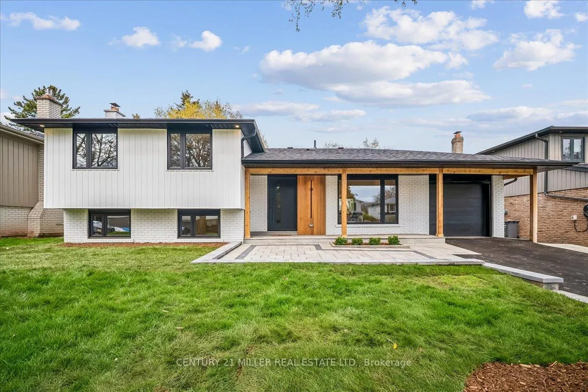 Photo 1 of 4505 Spruce Avenue, Burlington, Shoreacres — HOMEH
