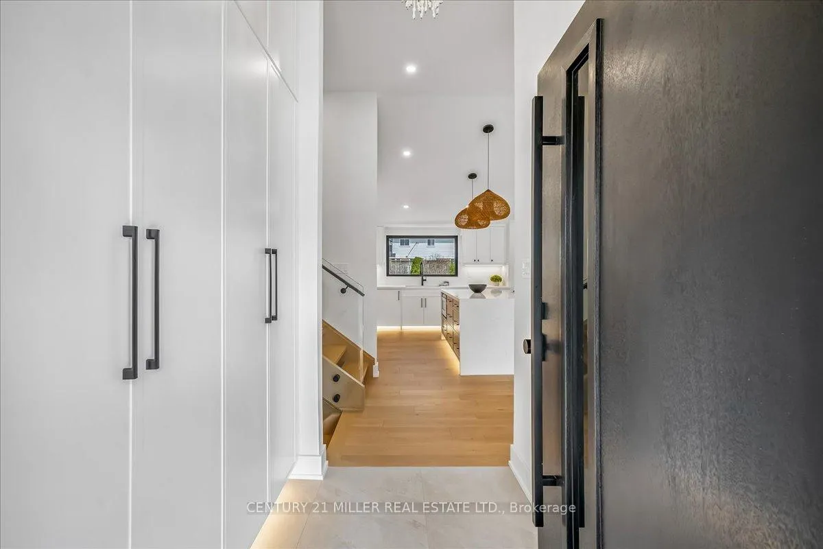 Photo 2 of 4505 Spruce Avenue, Burlington, Shoreacres — HOMEH