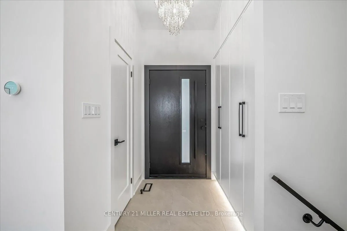 Photo 3 of 4505 Spruce Avenue, Burlington, Shoreacres — HOMEH