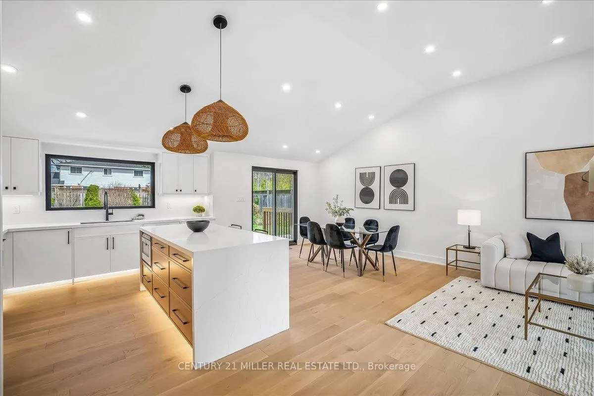 Photo 4 of 4505 Spruce Avenue, Burlington, Shoreacres — HOMEH