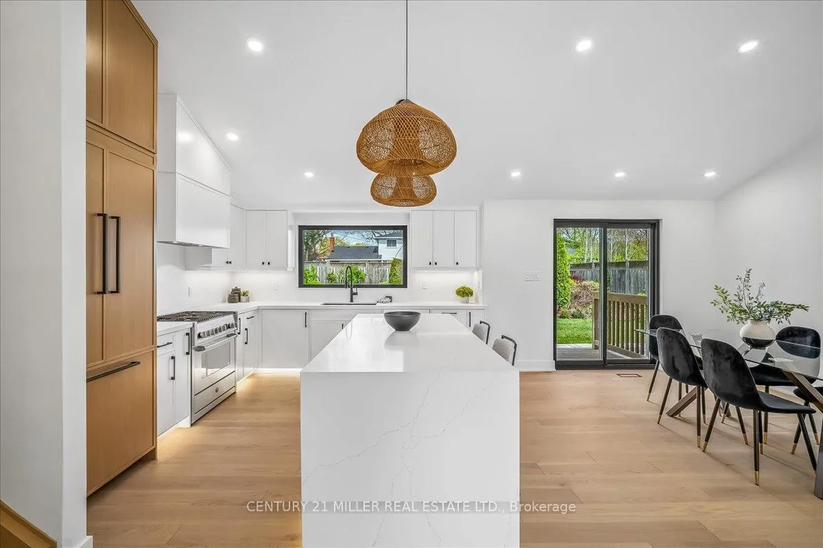 Photo 5 of 4505 Spruce Avenue, Burlington, Shoreacres — HOMEH