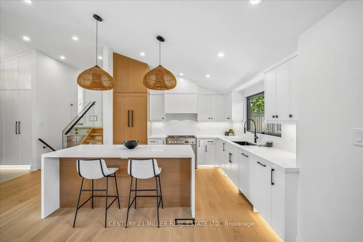 Photo 8 of 4505 Spruce Avenue, Burlington, Shoreacres — HOMEH