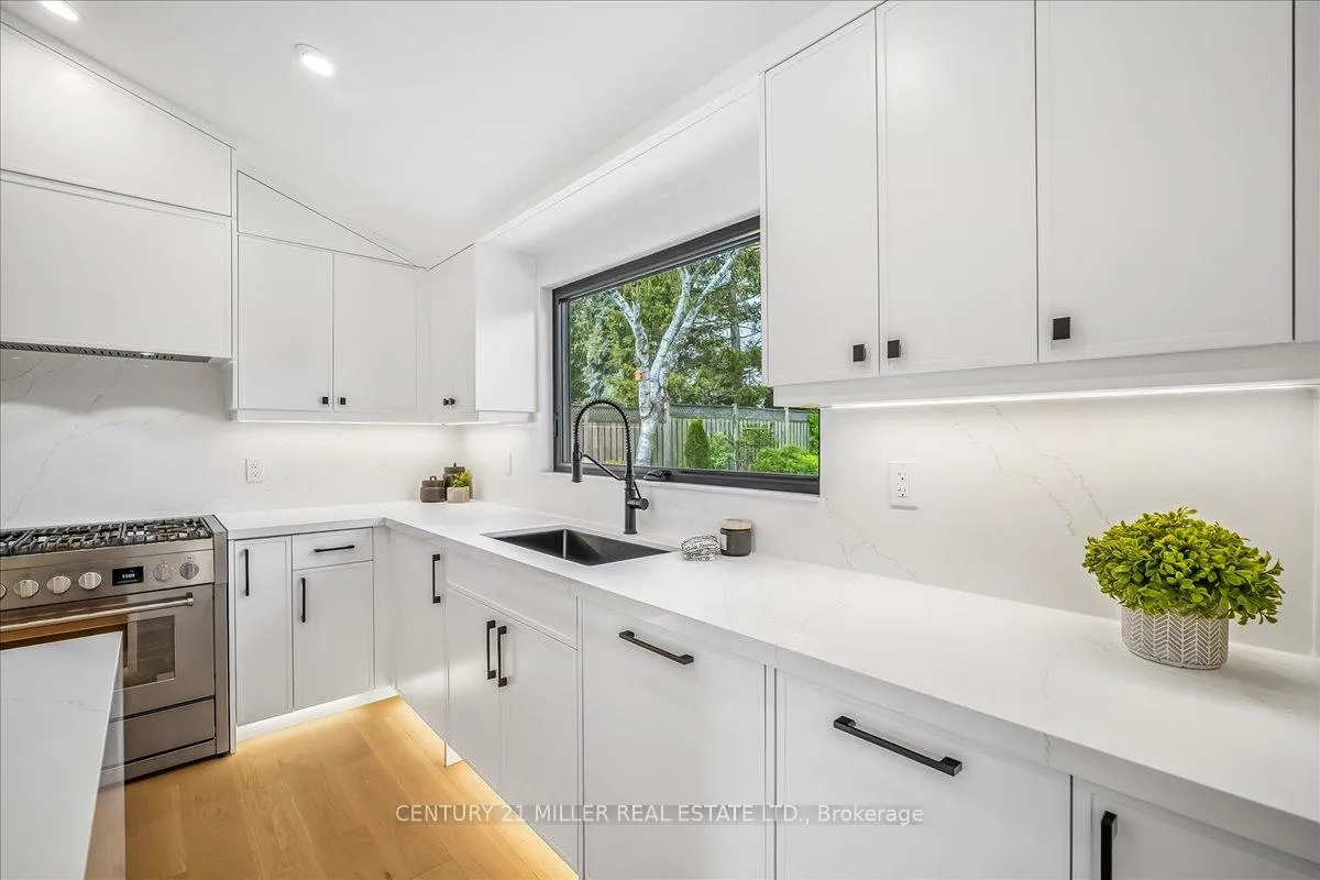 Photo 9 of 4505 Spruce Avenue, Burlington, Shoreacres — HOMEH