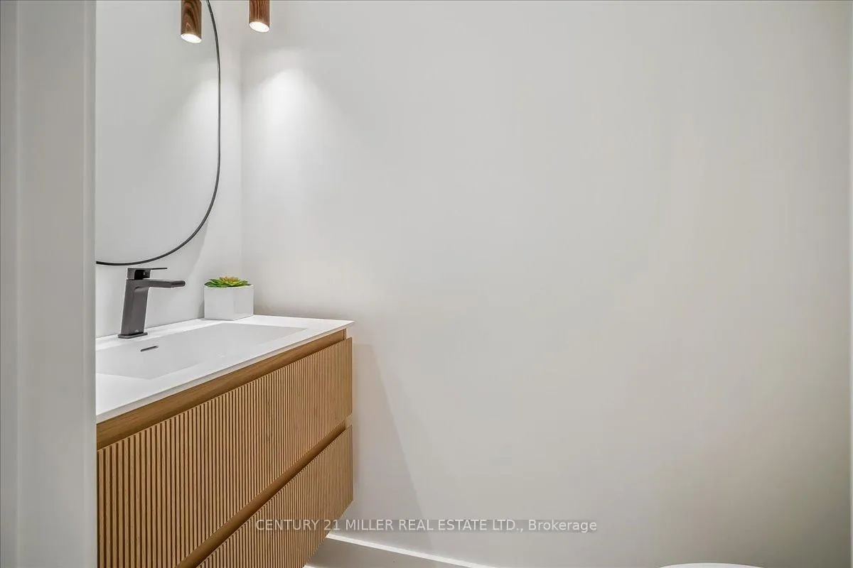 Photo 13 of 4505 Spruce Avenue, Burlington, Shoreacres — HOMEH