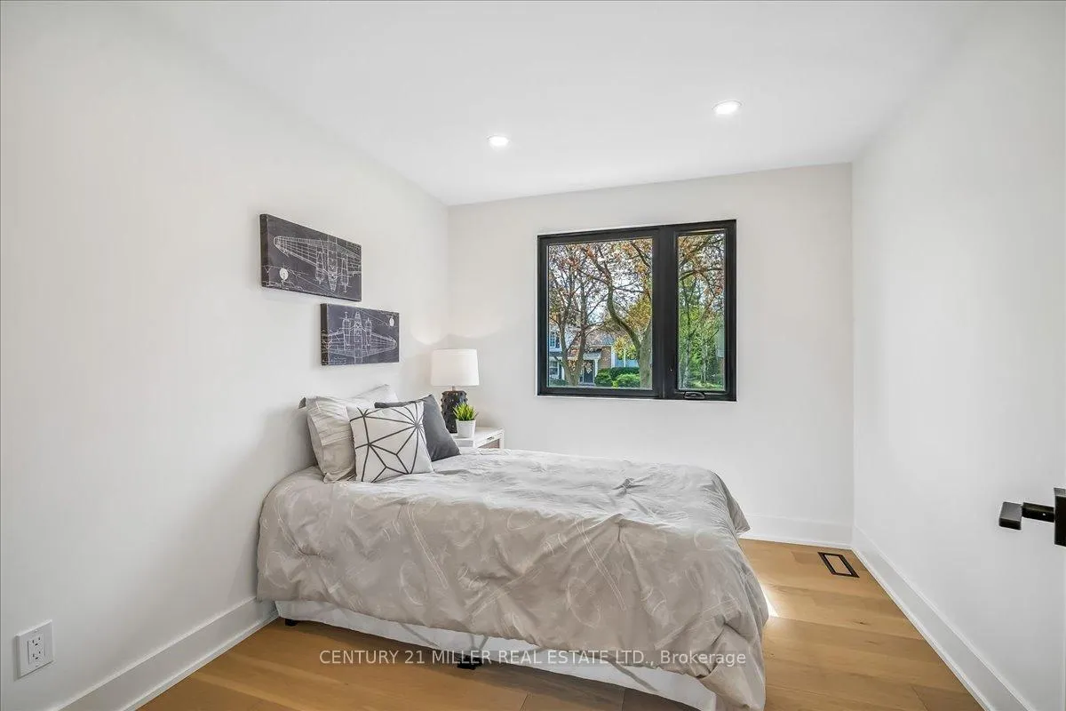 Photo 18 of 4505 Spruce Avenue, Burlington, Shoreacres — HOMEH