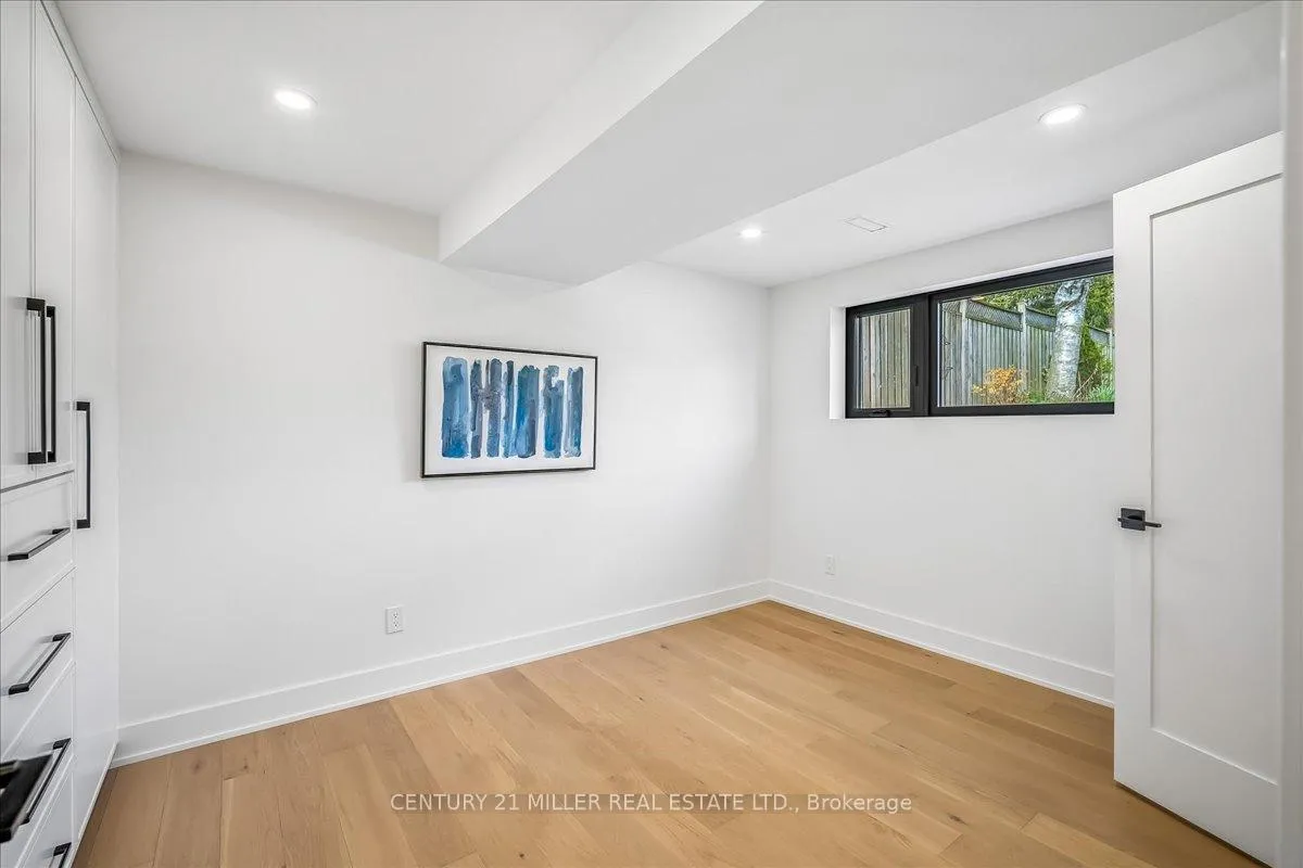 Photo 24 of 4505 Spruce Avenue, Burlington, Shoreacres — HOMEH