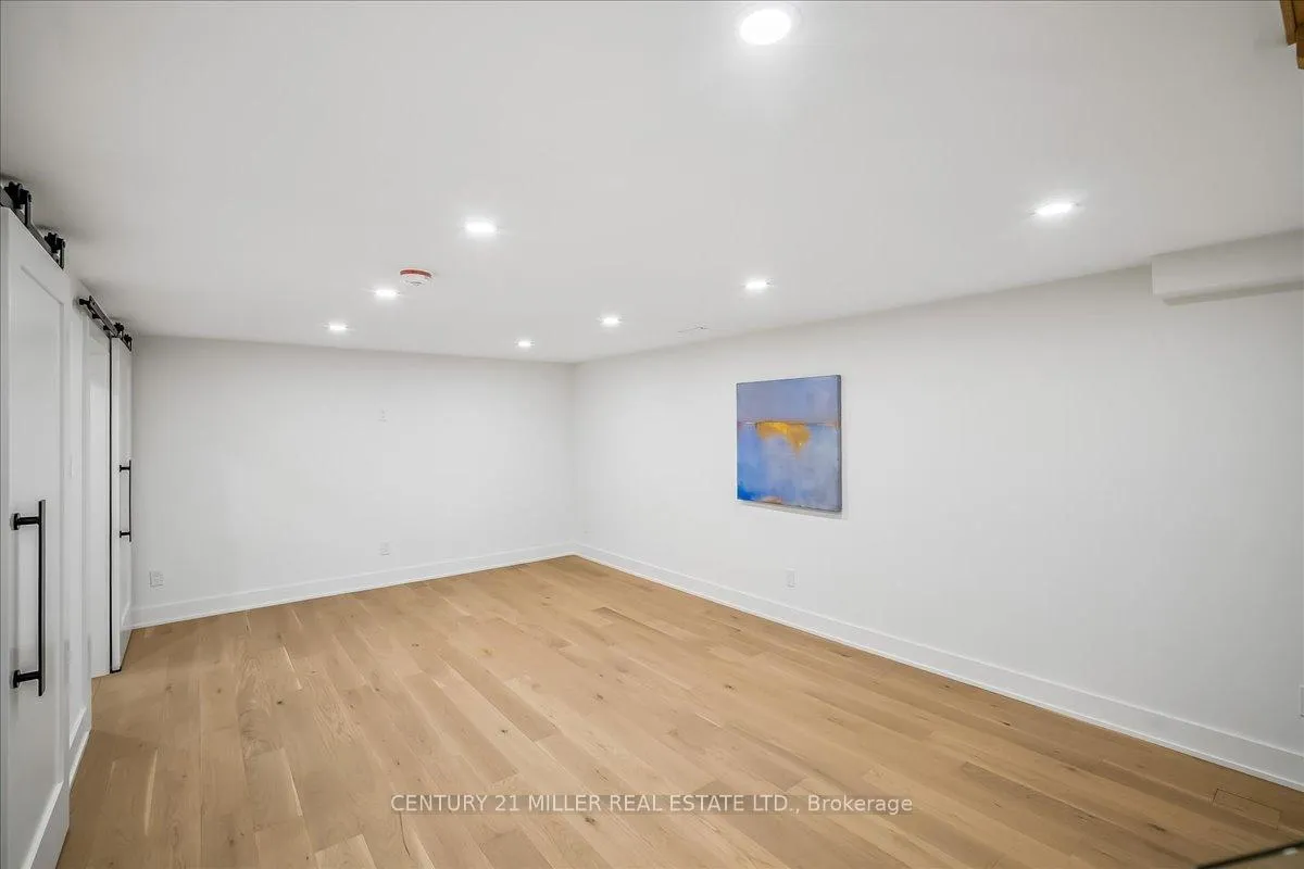 Photo 26 of 4505 Spruce Avenue, Burlington, Shoreacres — HOMEH