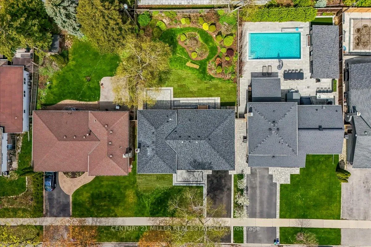 Photo 34 of 4505 Spruce Avenue, Burlington, Shoreacres — HOMEH