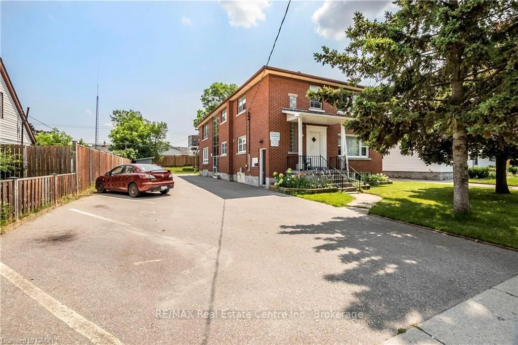 Photo 2 of 43 Sixth Avenue, Kitchener, Stanley Park — HOMEH
