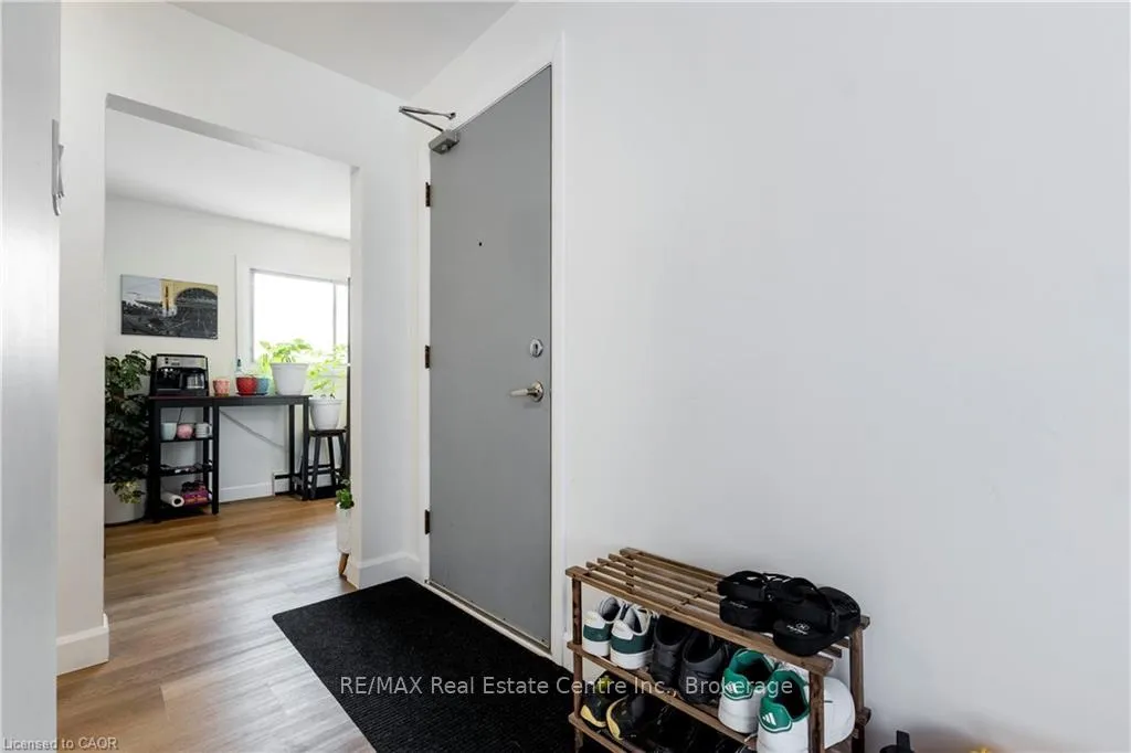 Photo 7 of 43 Sixth Avenue, Kitchener, Stanley Park — HOMEH