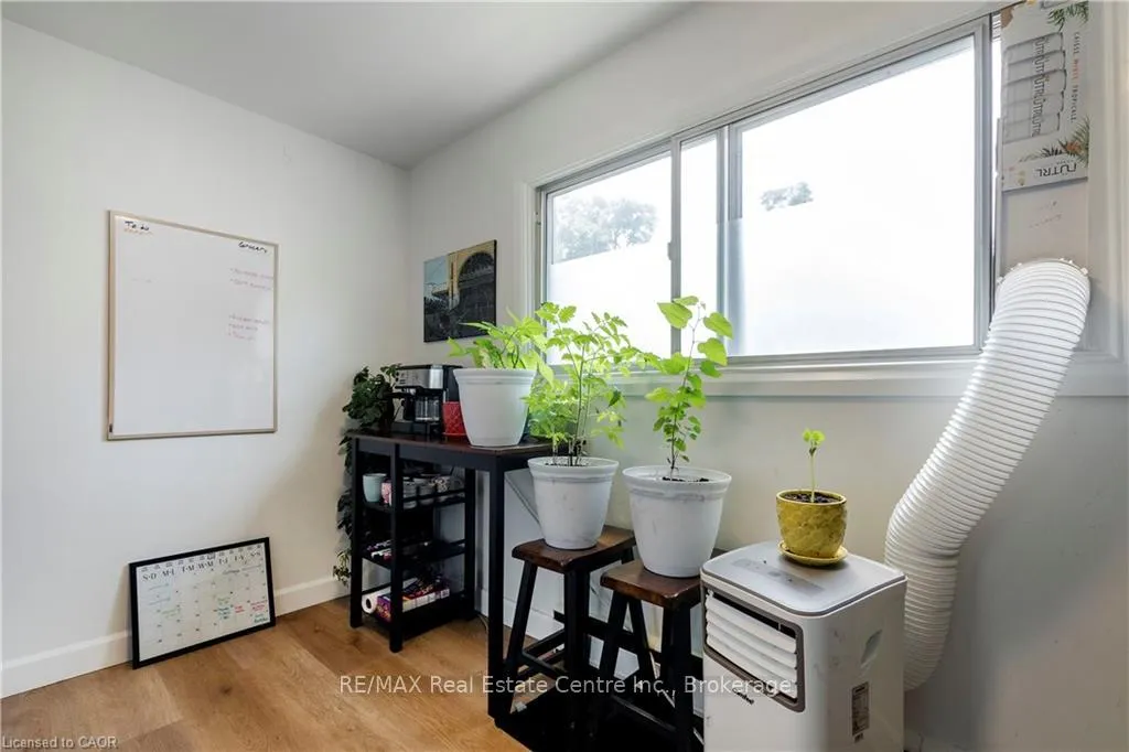 Photo 11 of 43 Sixth Avenue, Kitchener, Stanley Park — HOMEH
