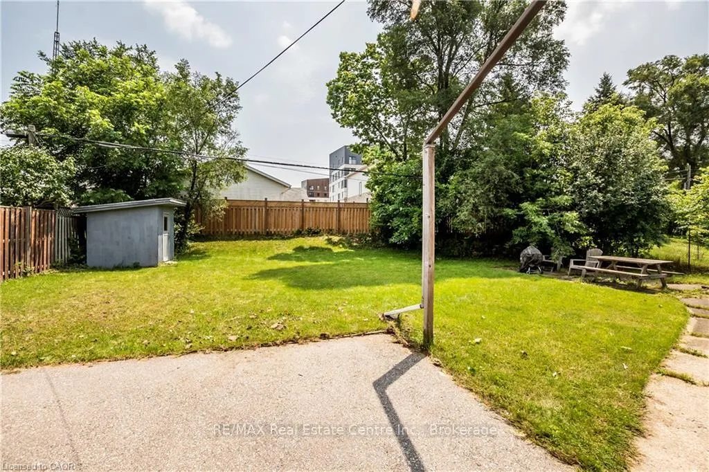 Photo 18 of 43 Sixth Avenue, Kitchener, Stanley Park — HOMEH