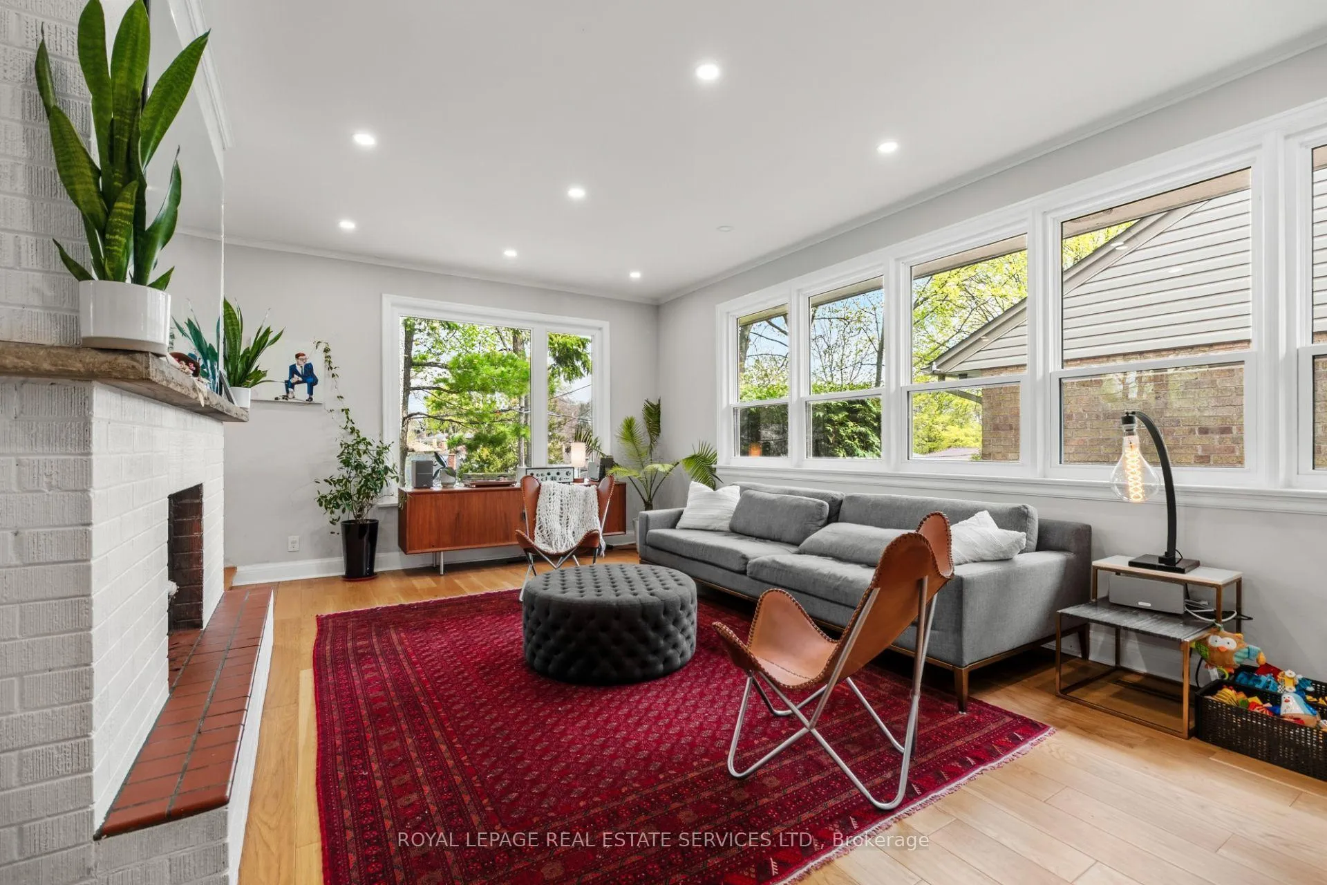 Photo 13 of 76 Glenellen Drive E, Etobicoke, Stonegate-Queensway — HOMEH