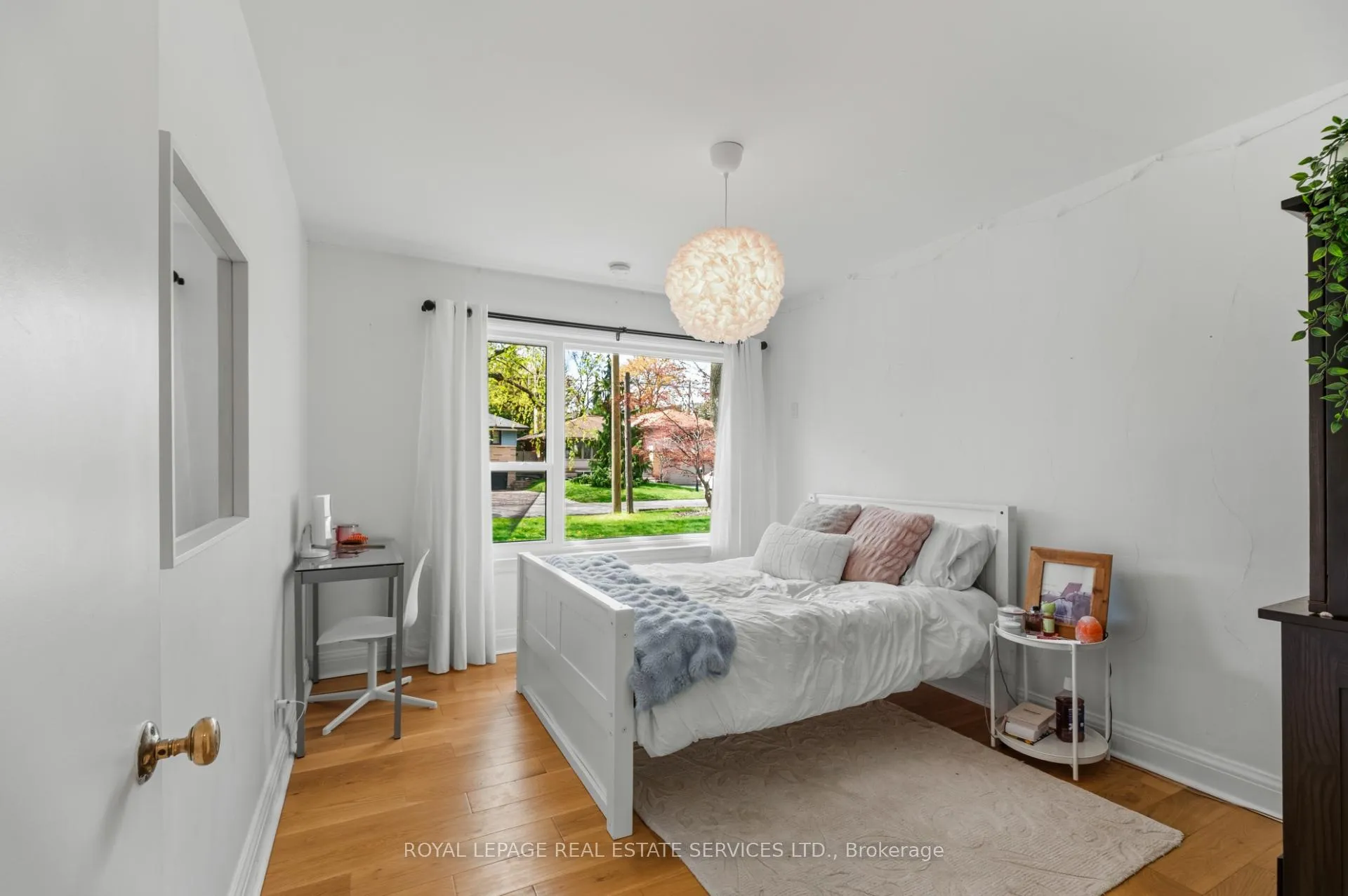 Photo 20 of 76 Glenellen Drive E, Etobicoke, Stonegate-Queensway — HOMEH