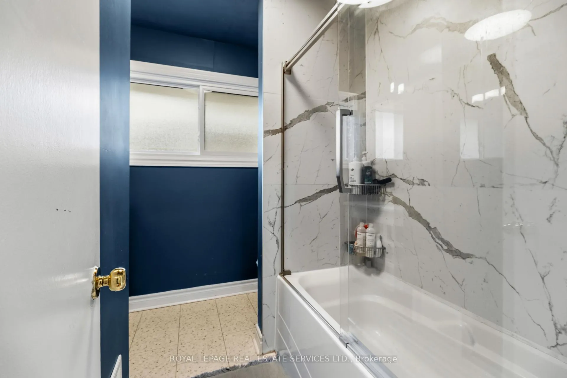 Photo 24 of 76 Glenellen Drive E, Etobicoke, Stonegate-Queensway — HOMEH