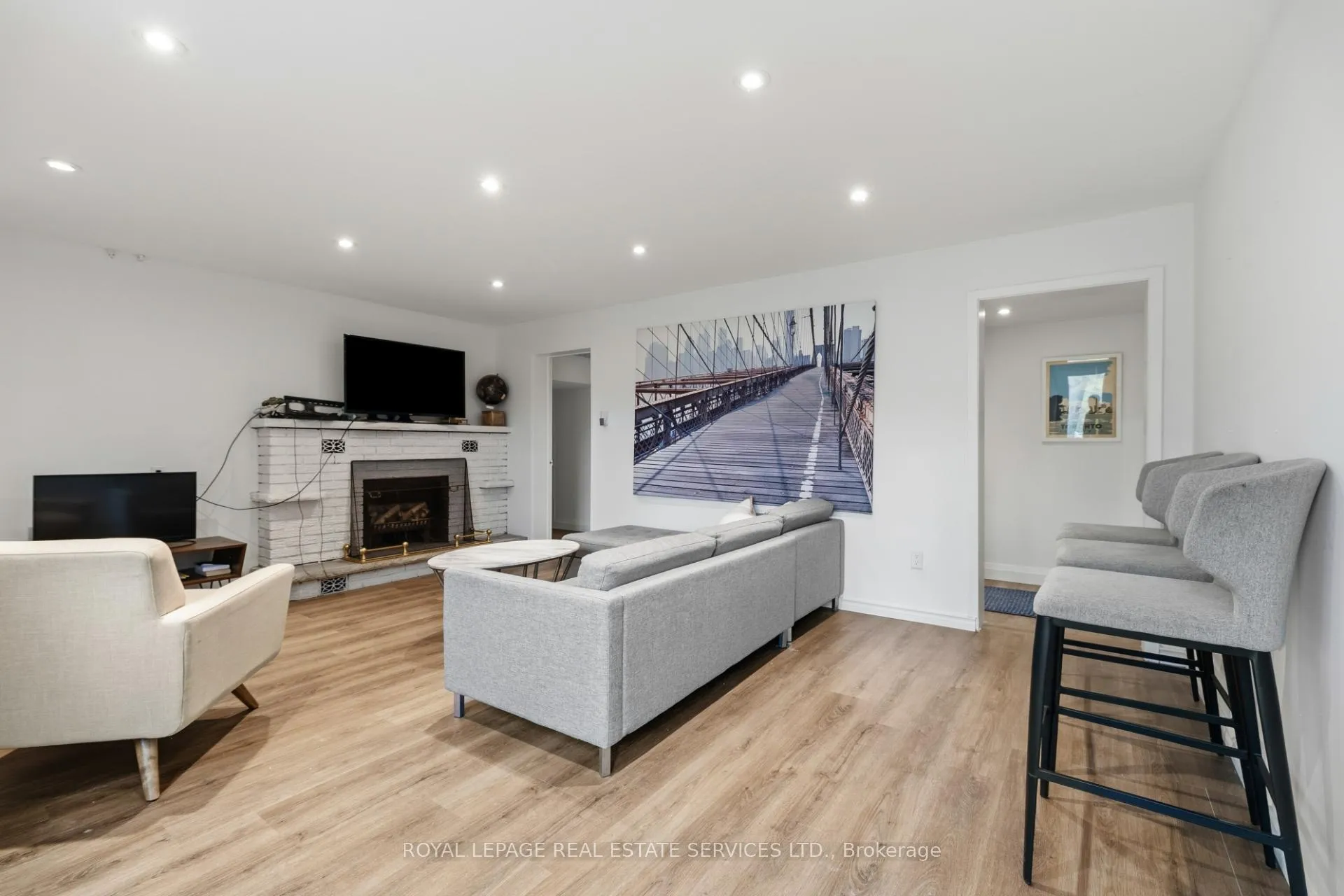 Photo 29 of 76 Glenellen Drive E, Etobicoke, Stonegate-Queensway — HOMEH