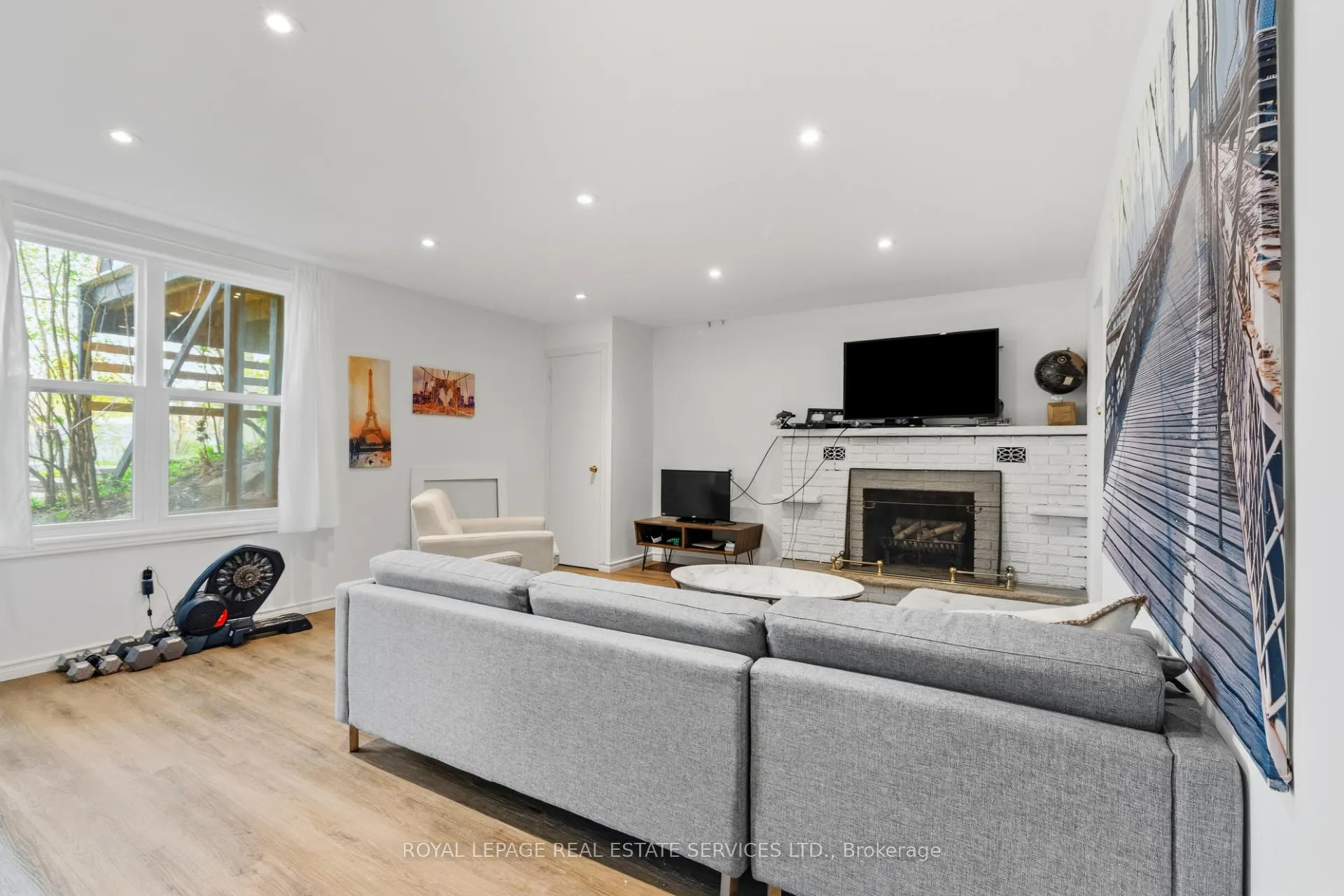 Photo 30 of 76 Glenellen Drive E, Etobicoke, Stonegate-Queensway — HOMEH