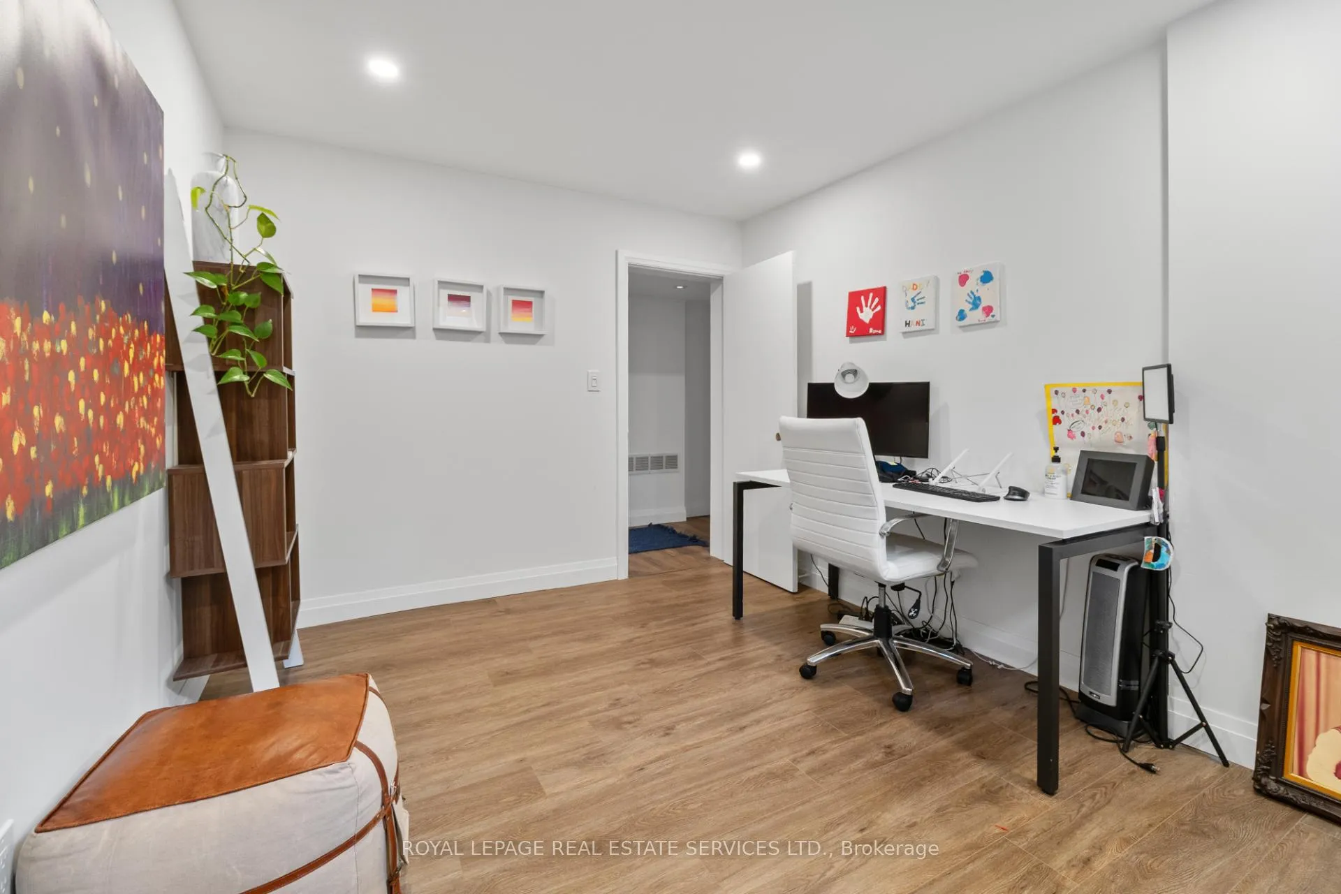 Photo 32 of 76 Glenellen Drive E, Etobicoke, Stonegate-Queensway — HOMEH