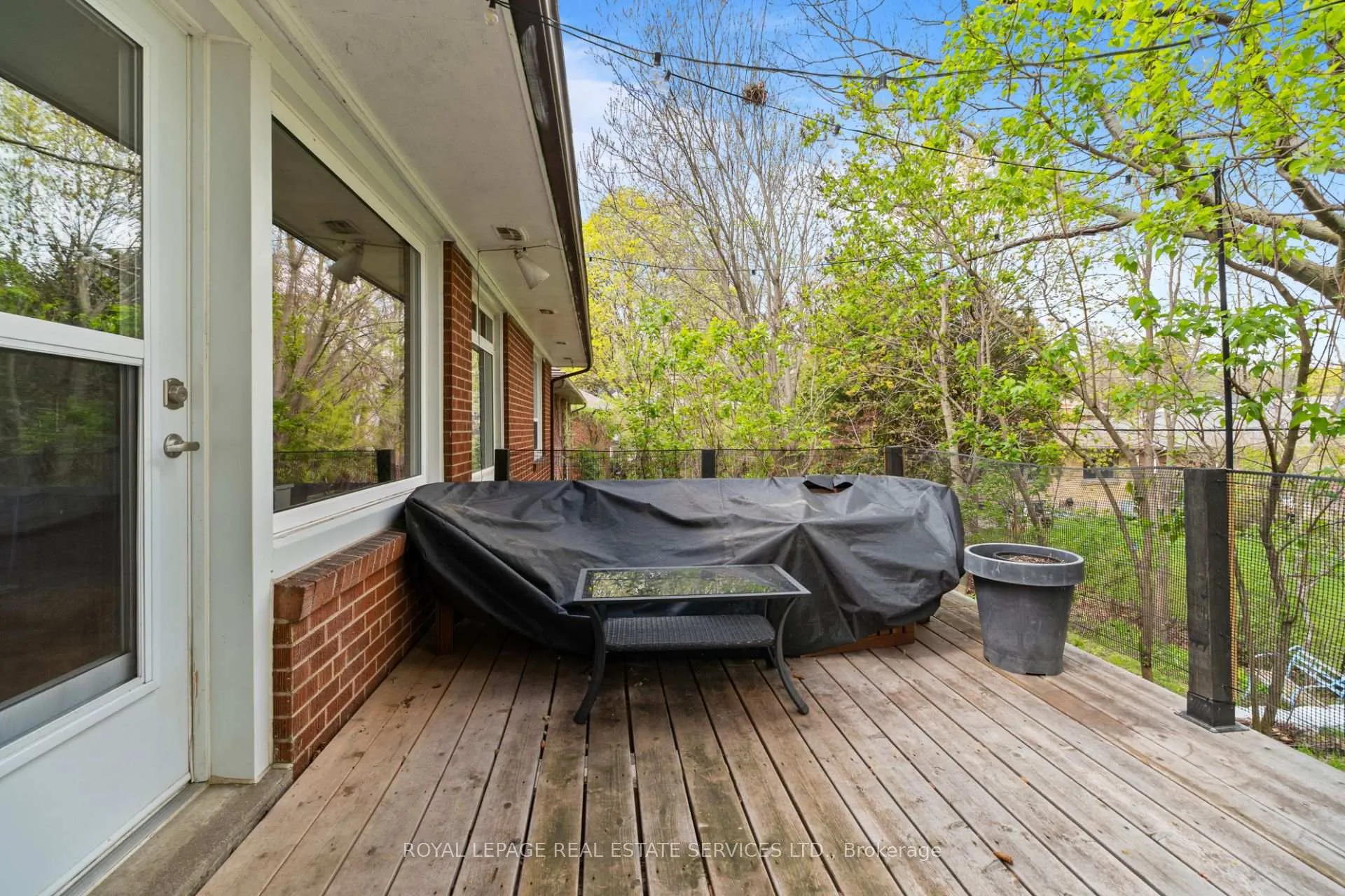 Photo 39 of 76 Glenellen Drive E, Etobicoke, Stonegate-Queensway — HOMEH
