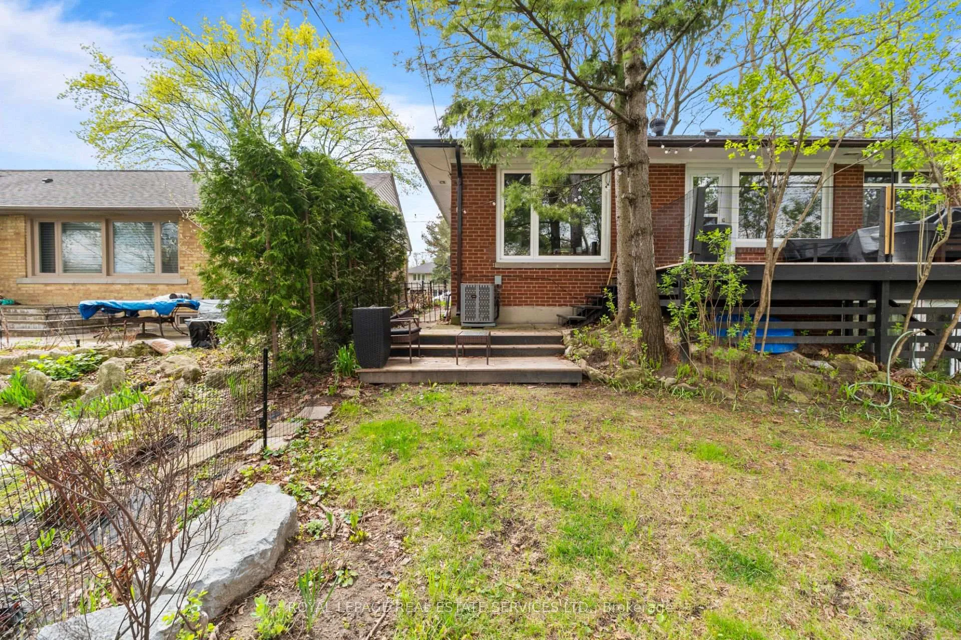 Photo 42 of 76 Glenellen Drive E, Etobicoke, Stonegate-Queensway — HOMEH