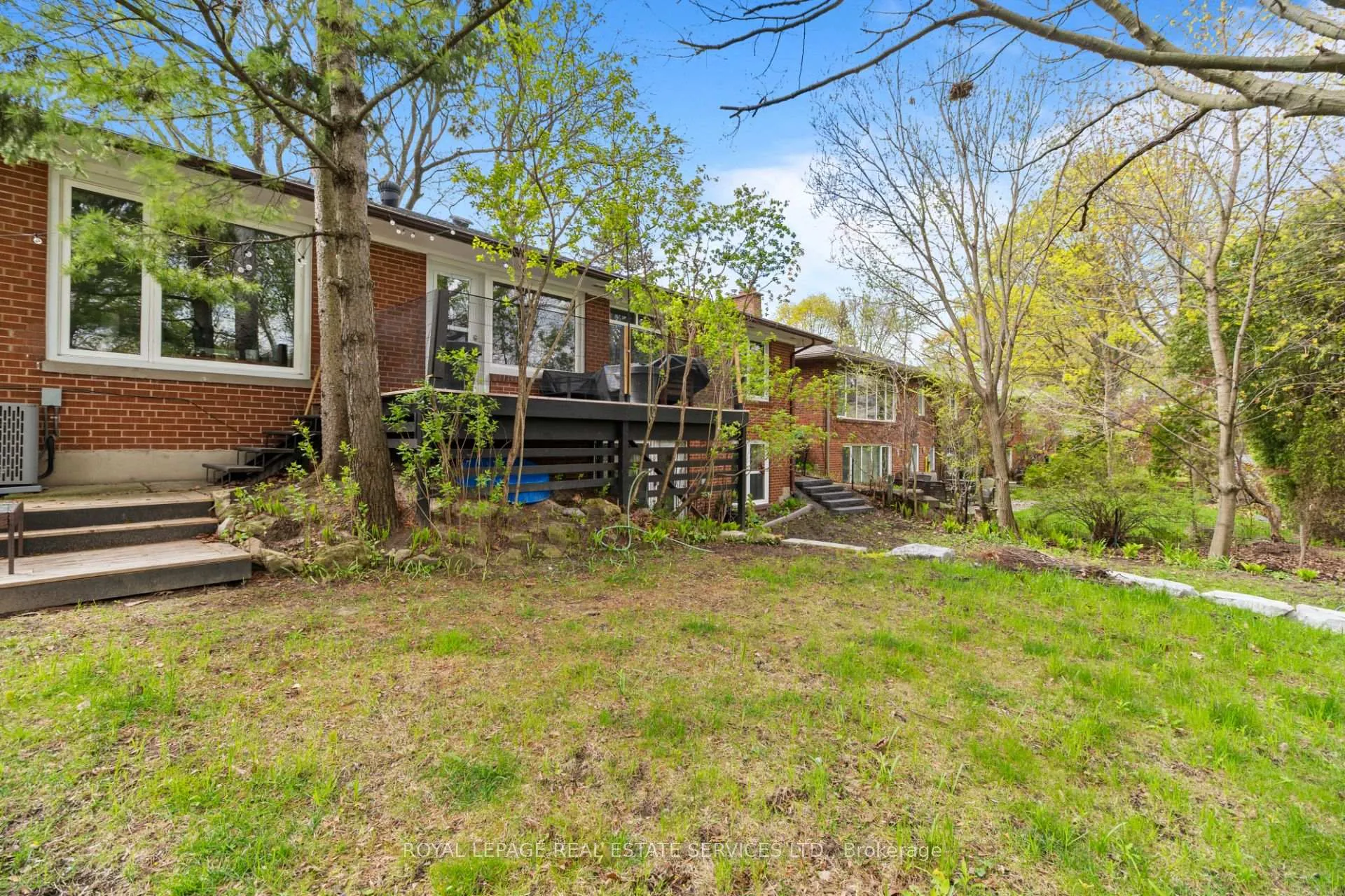 Photo 43 of 76 Glenellen Drive E, Etobicoke, Stonegate-Queensway — HOMEH
