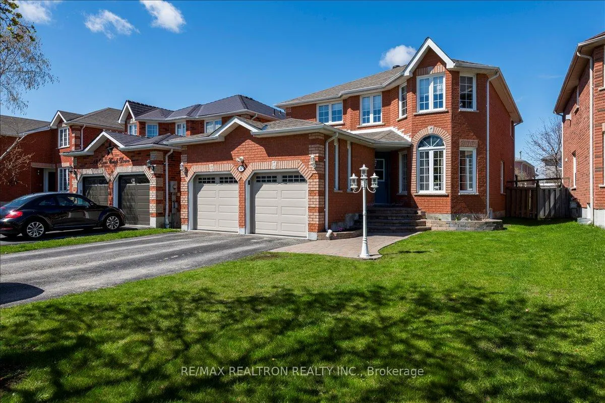 Photo 1 of 16 Bear Creek Drive, Barrie, Holly — HOMEH