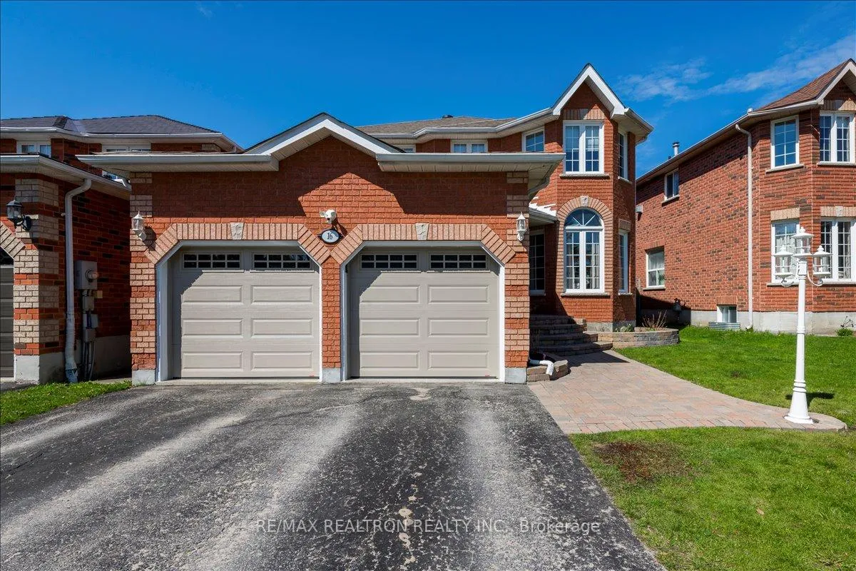 Photo 2 of 16 Bear Creek Drive, Barrie, Holly — HOMEH