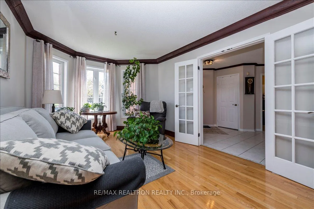 Photo 4 of 16 Bear Creek Drive, Barrie, Holly — HOMEH