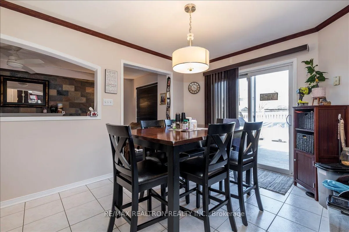 Photo 9 of 16 Bear Creek Drive, Barrie, Holly — HOMEH