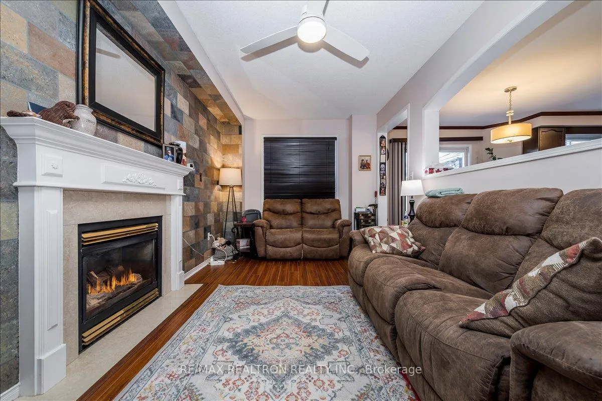 Photo 10 of 16 Bear Creek Drive, Barrie, Holly — HOMEH