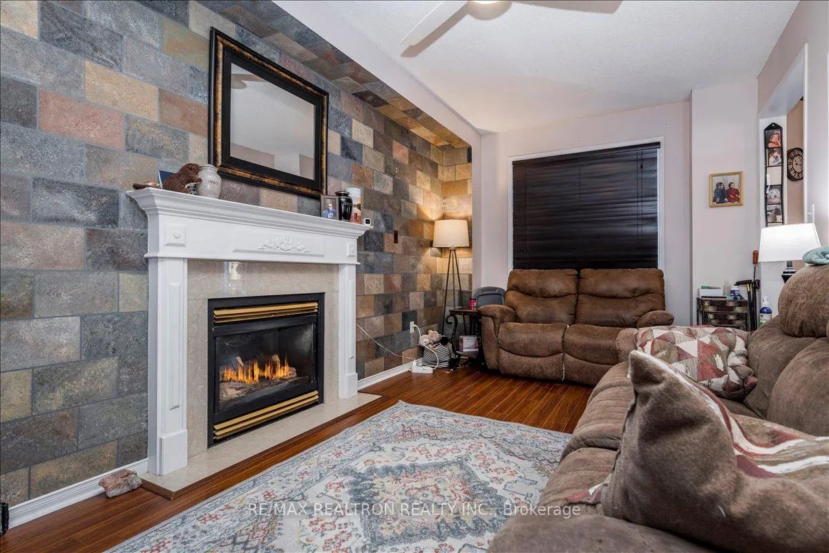 Photo 11 of 16 Bear Creek Drive, Barrie, Holly — HOMEH